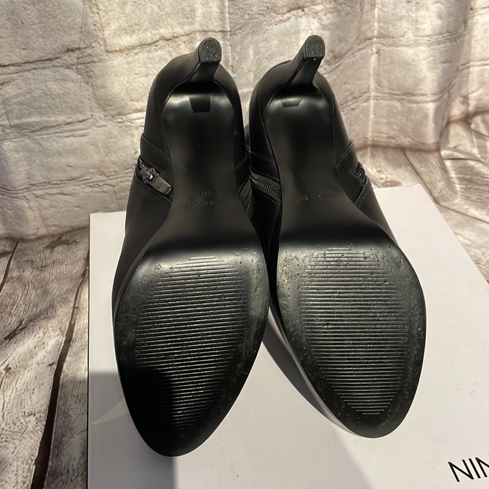 Worn once Nine West booties. Size8 - Picture 5 of 7